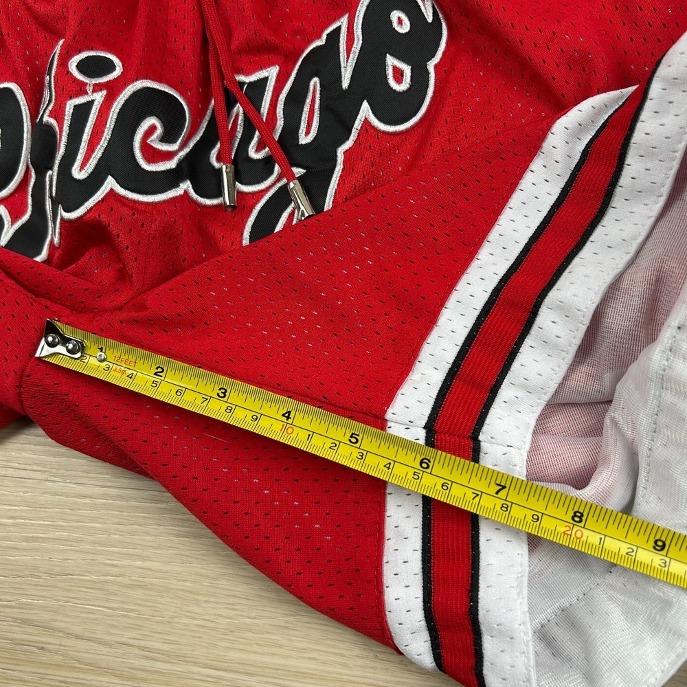 Just Don Chicago Bulls Mens Medium Red Mesh Basketball Shorts 1997-98 NBA USA - Picture 8 of 9